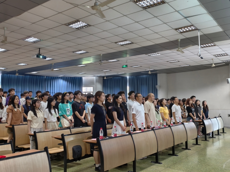 20250611英国上市公司3652024-2025学年第二学期团学组织总结暨表彰大会圆满落幕02.jpg