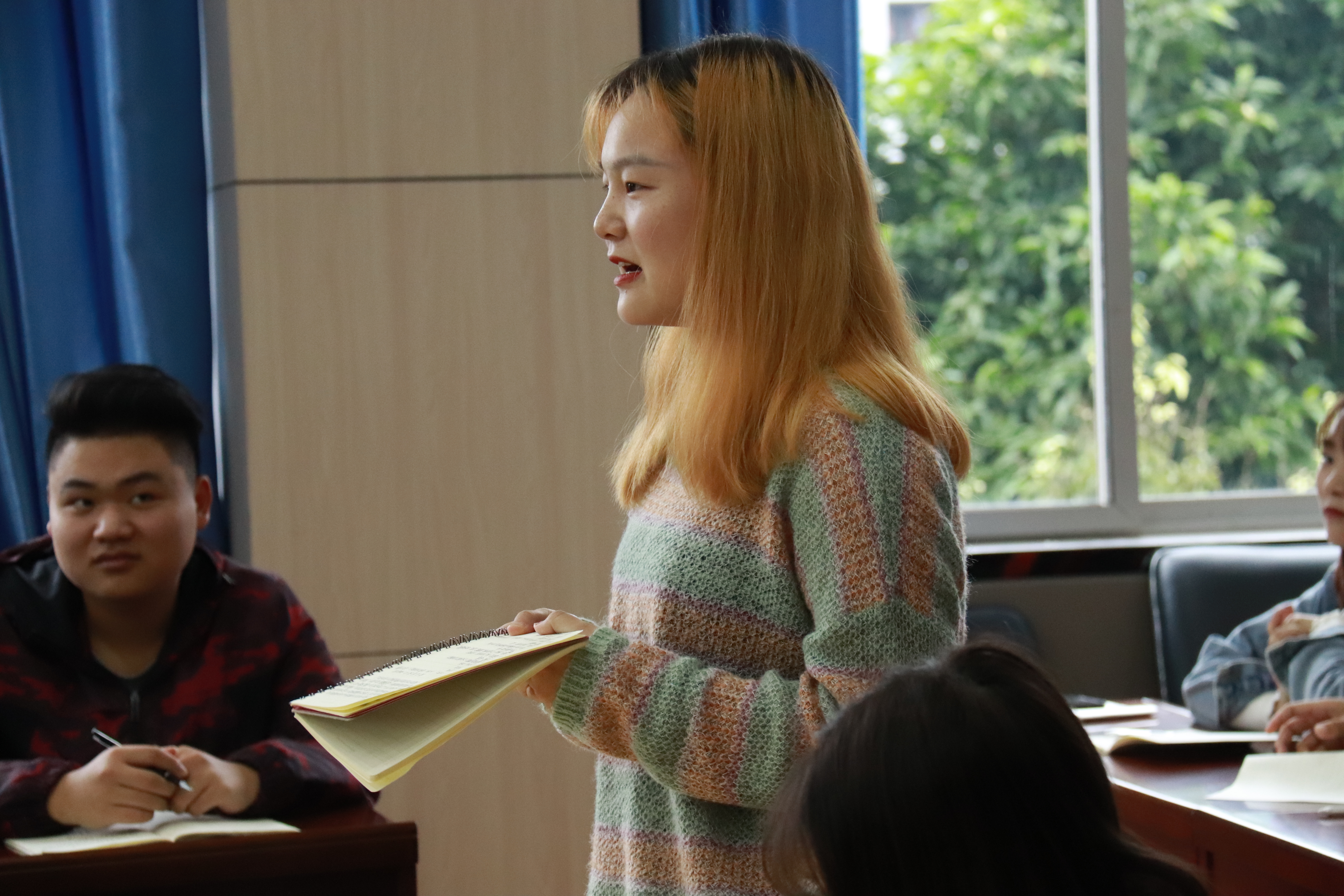 英国上市公司36590级校友钟晓斌回校座谈会顺利举行5.jpg