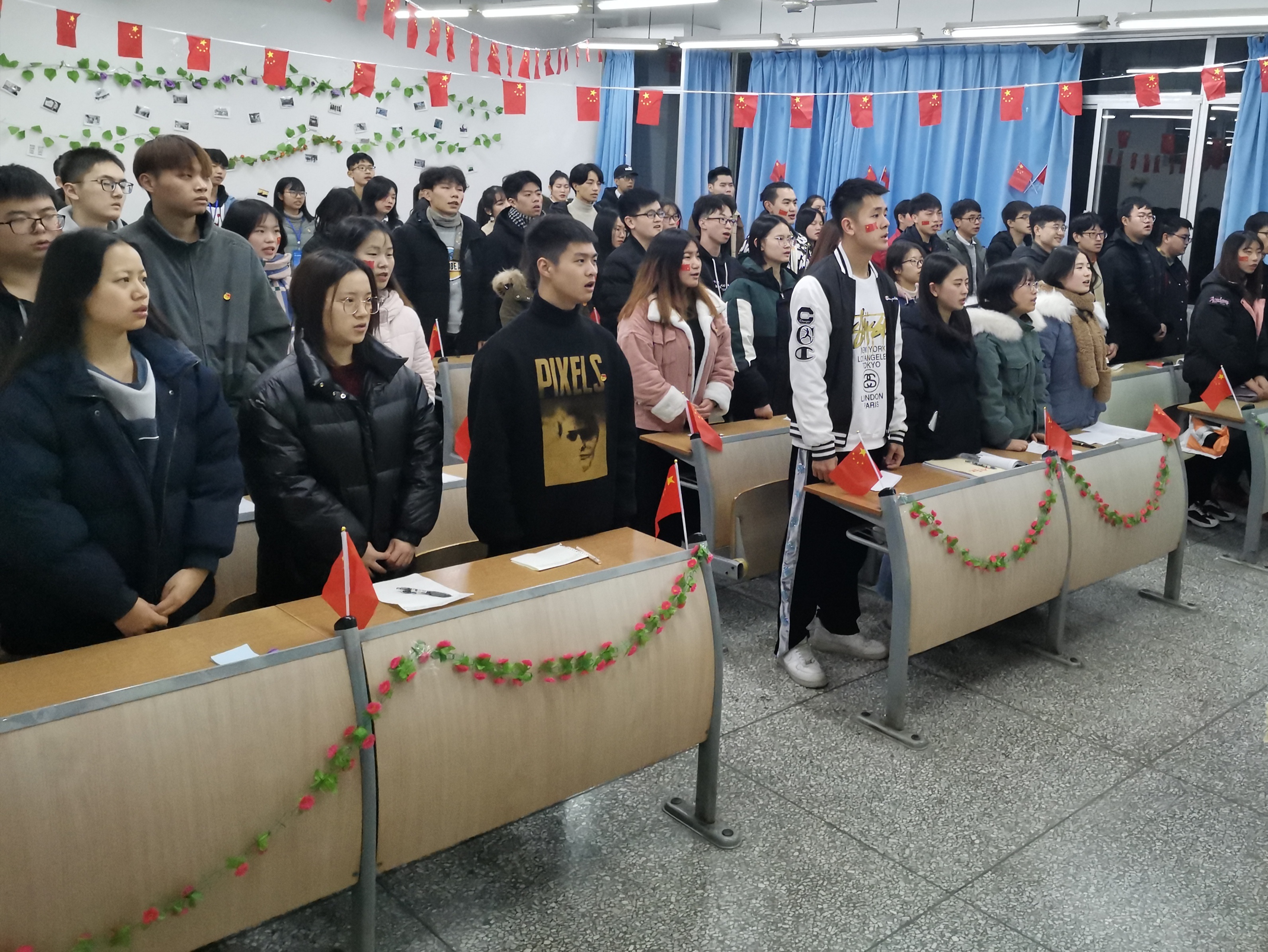 英国上市公司365顺利开展团支部“背靠背”满意度线下测评活动3.jpg